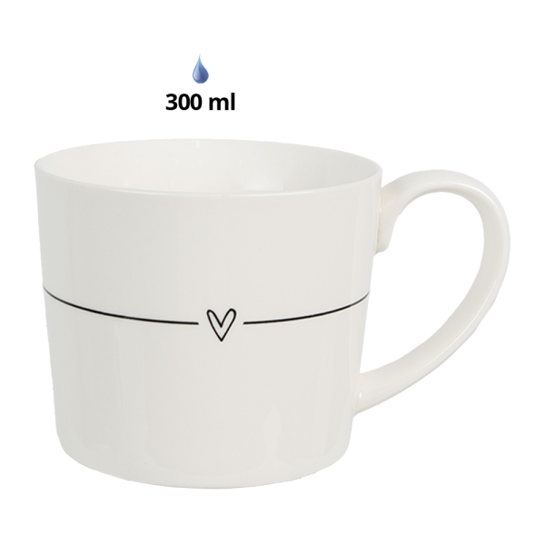 Henkeltasse mit Herz verziert